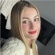 Soy una persona trabajadora, constante, paciente y puntual. Mis clases van dirigidas a quienes amen aprender nuevos idiomas.